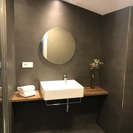 Portico Guest house *