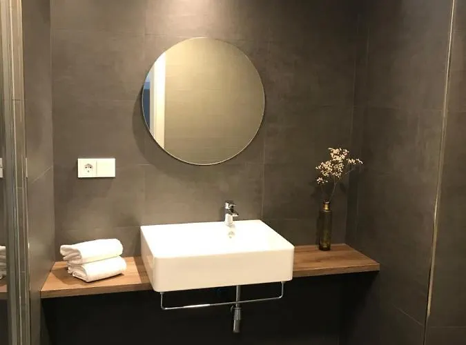 Portico בית הארחה *